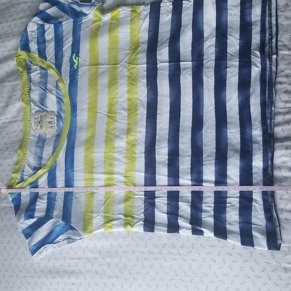 4/ $20 Hollister XS Striped T shirt - Picture 5 of 6